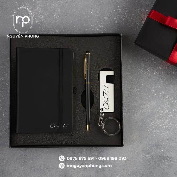 Bộ quà tặng đựng móc khóa, bút và sổ